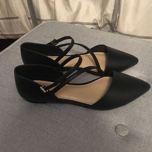 NWT Apt 9 straps black flats